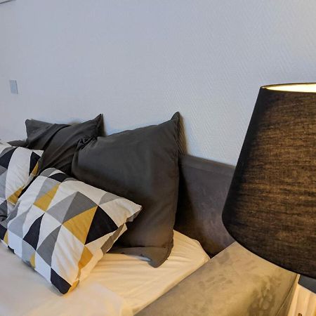 Paris Expo Suite Appartement & Parkings Dans Un Hotel 4 Etoiles, Porte De Versailles - Check In Autonome 24-7 Issy-les-Moulineaux Exterior foto