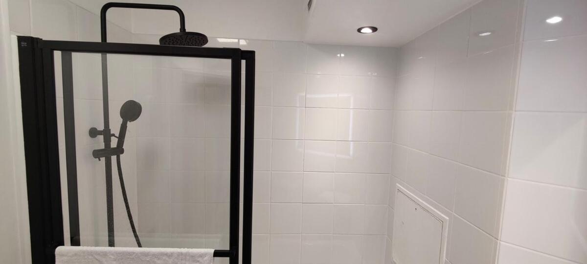 Paris Expo Suite Appartement & Parkings Dans Un Hotel 4 Etoiles, Porte De Versailles - Check In Autonome 24-7 Issy-les-Moulineaux Exterior foto
